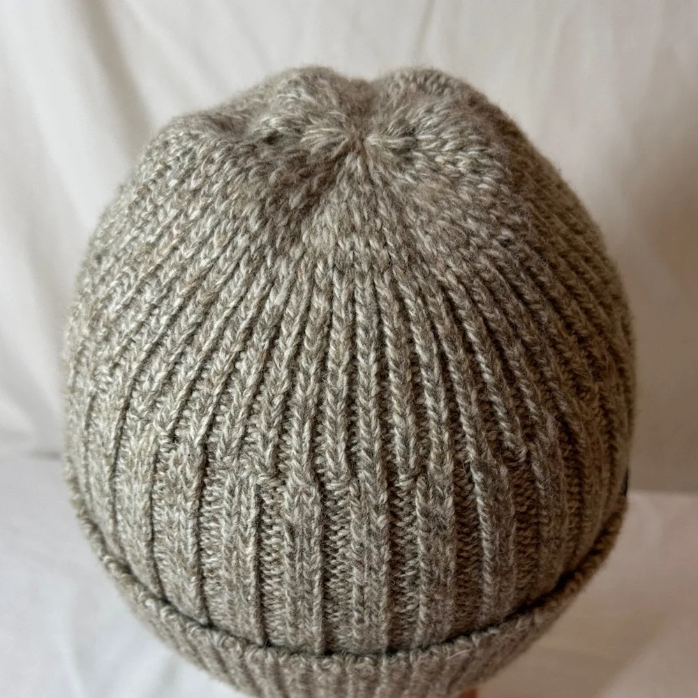 American Eagle Outfitters Tan/Cream Ribbed Beanie. OS.